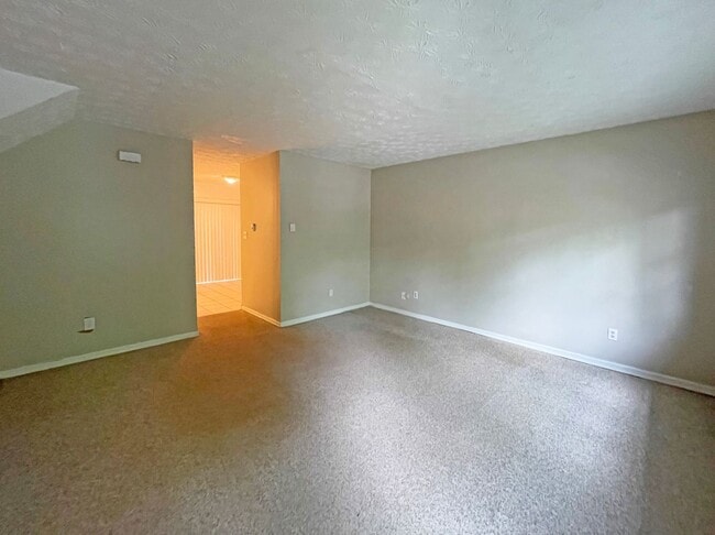 Foto del edificio - SPACIOUS TOWNHOME near Downtown! Washer/Dr...