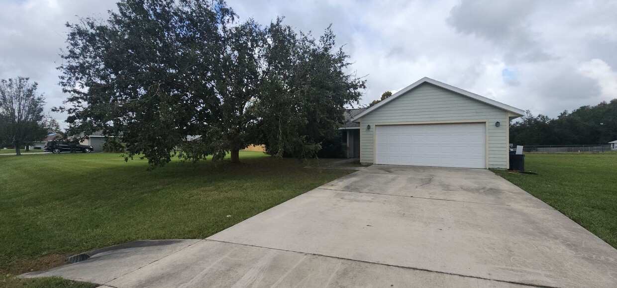 Primary Photo - Single Family Home in Country Side Estates