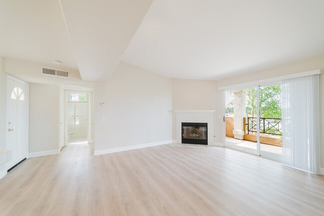 Building Photo - 7001 Ballena Way