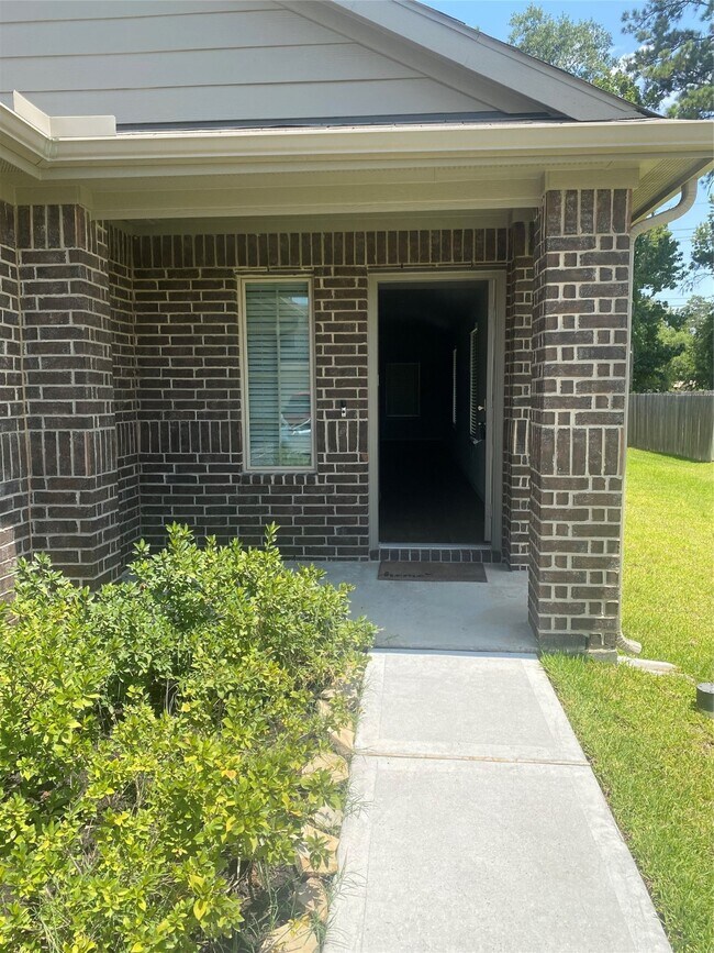 Foto del edificio - 16937 Rich Pines Dr