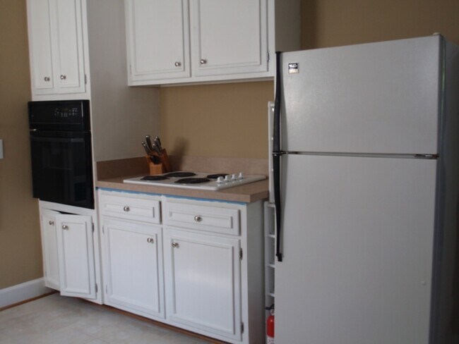 Building Photo - 149 Linden Ave