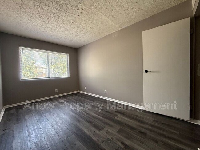 Foto del edificio - 1215 E Street-5