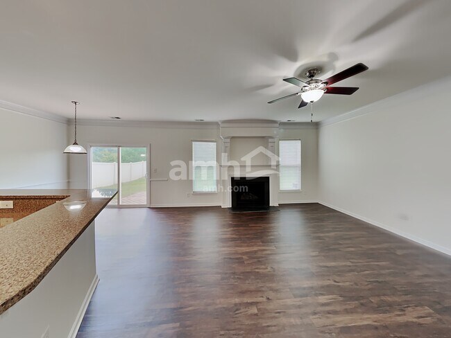 Foto del edificio - 10604 Shanon Darby Lane