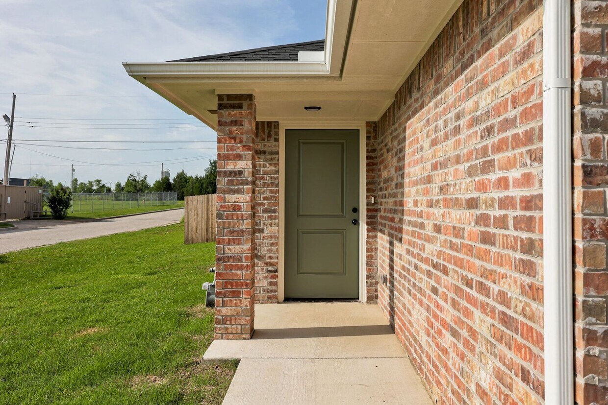 Foto principal - New Construction-Never Lived in Duplex, Pe...