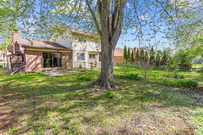 Foto del edificio - 46323 Gainsborough Dr