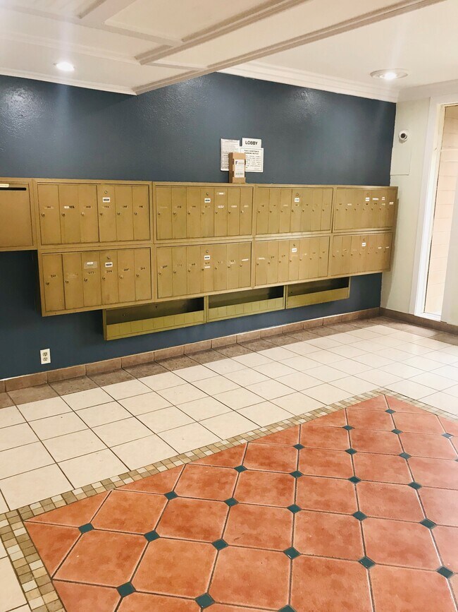Lobby - 1943 Rodney Dr