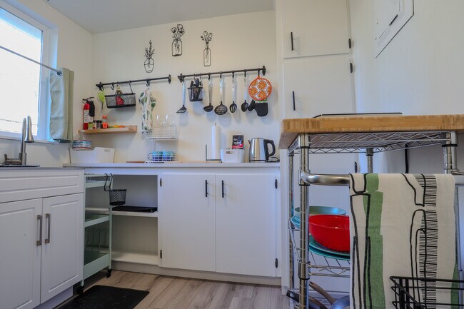 Foto del edificio - 8915 NE Hill Way