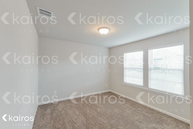 Building Photo - 105 Red Pine Dr.
