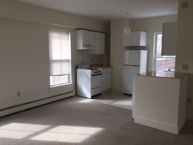 Building Photo - 9 State St