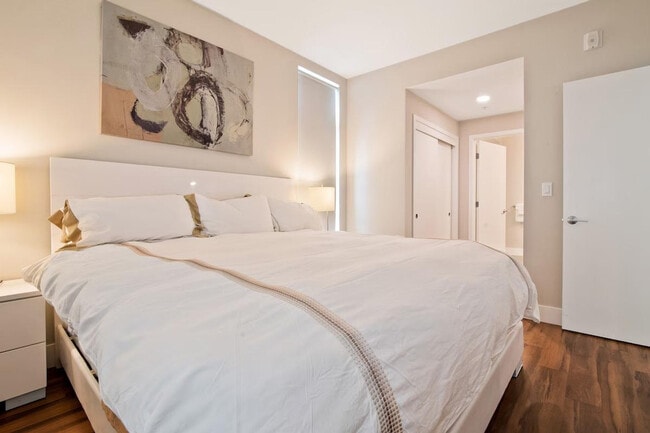 Building Photo - 908 Rich Ave