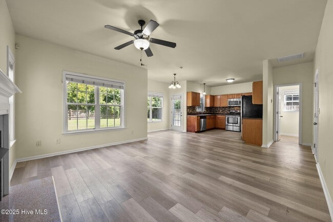 Building Photo - 1004 Summerfield Ct