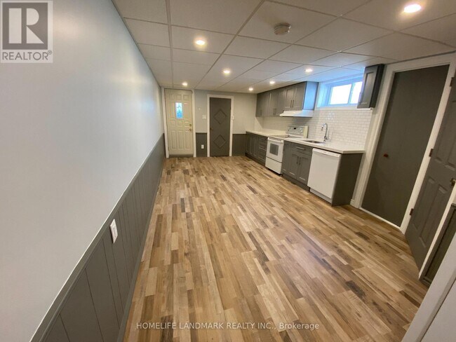 Building Photo - 11 Pindar Crescent