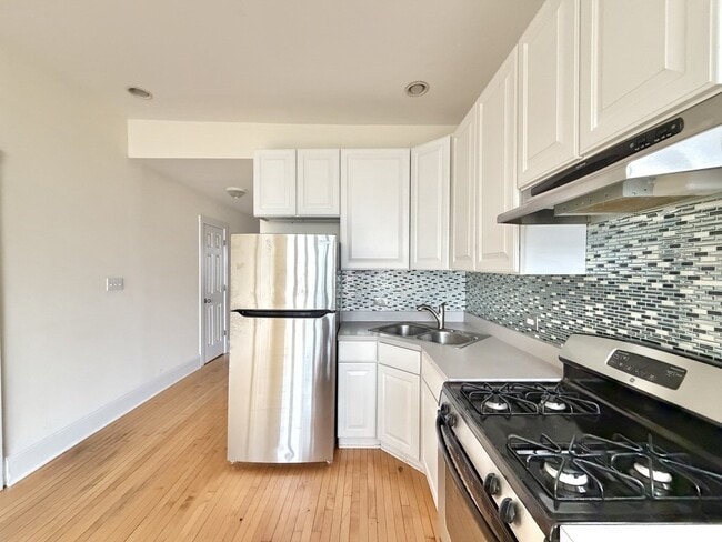 Photo - 3446 N Bell Ave (Chicago, IL) Apartment
