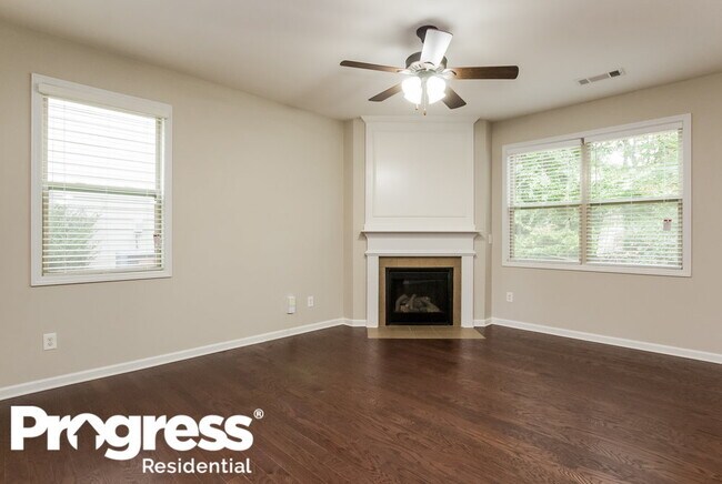 Building Photo - 275 Shaw Dr