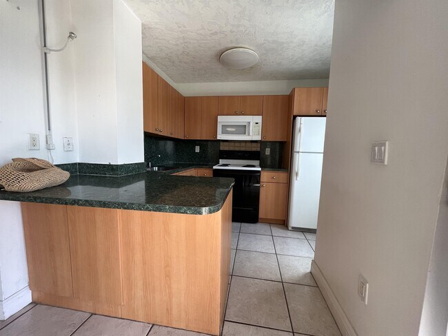 Building Photo - 6445 Indian Creek Dr