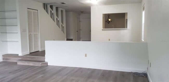 Building Photo - 670 Post Oak Cir