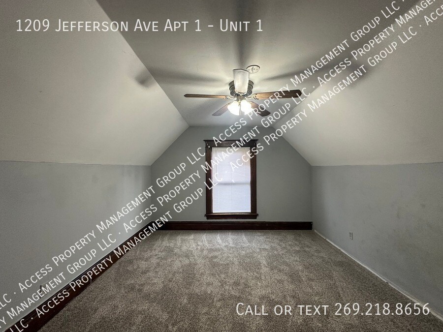 Foto principal - 1209 Jefferson Ave