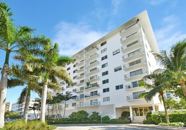 Building Photo - 1450 Lincoln Rd