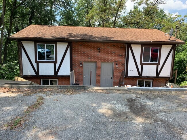 entrance - 1406 8th Ave