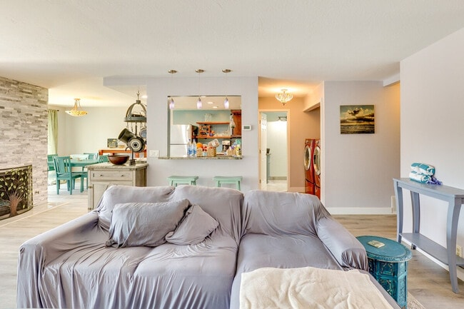 Building Photo - 801 Kalpati Cir