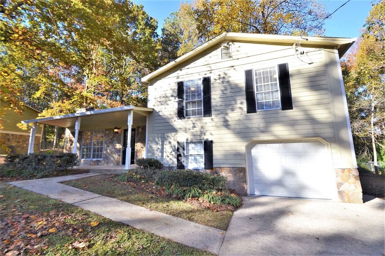 3504 W Melissa Ln House Rental in Douglasville, GA