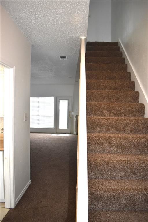 Building Photo - 3550 Country Square Dr
