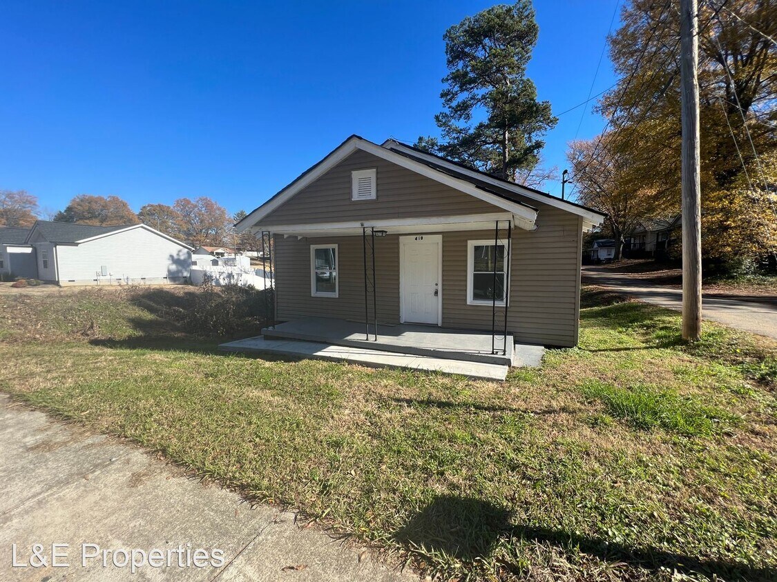2 br, 1 bath House 410 Pryor St. House Rental in Gastonia, NC
