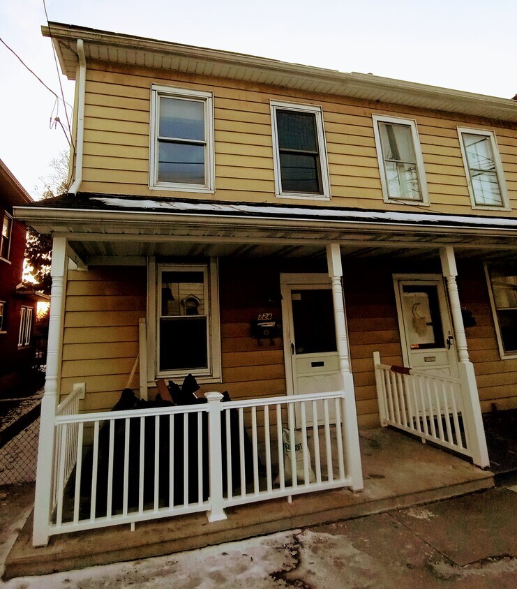 Foto principal - 724 2nd St
