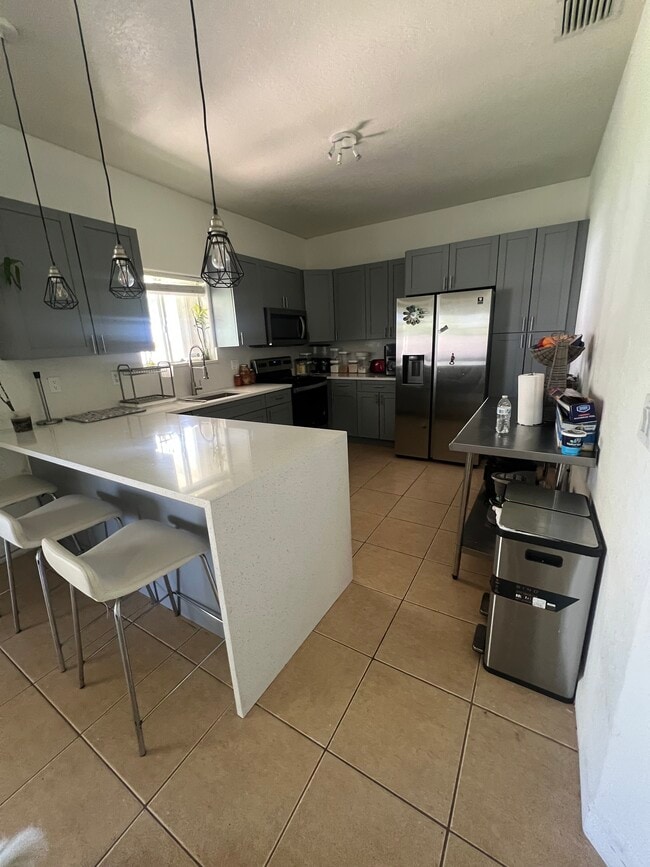 Foto del edificio - 1203 SE 7th Ct