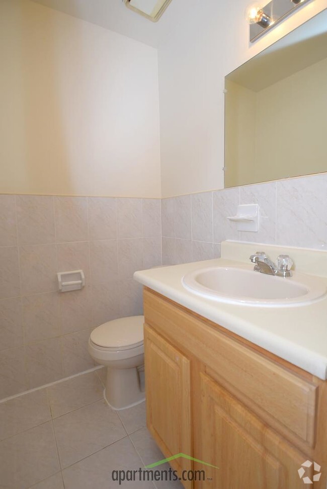 Baño - Chesterfield Townhomes