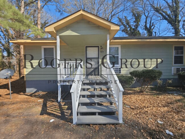 Building Photo - #450 - 106-108 Carter St Duplex