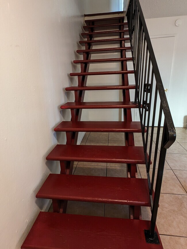 Stairs - 251 Coventry Dr