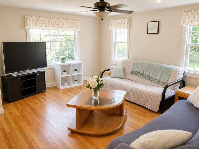 Building Photo - 4-Bedroom Home for Rent in the Heart of Sixteen Acres