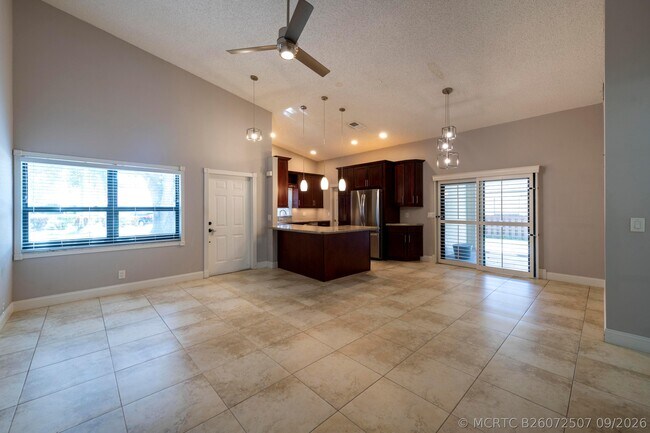 Foto del edificio - 325 NW 65th Terrace