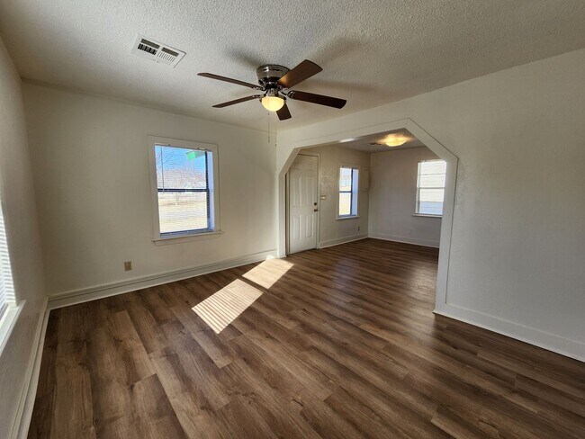 Foto del edificio - Cute 2 bed 1 bath house in Shawnee