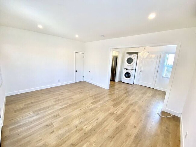 Building Photo - Newly Refurbished Studio For Rent in Torrance