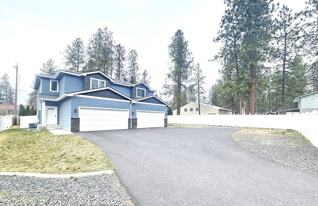 Building Photo - $2,300 - 3 Bed / 2.5 Bath Gorgeous Newer Built Duplex in North Spokane