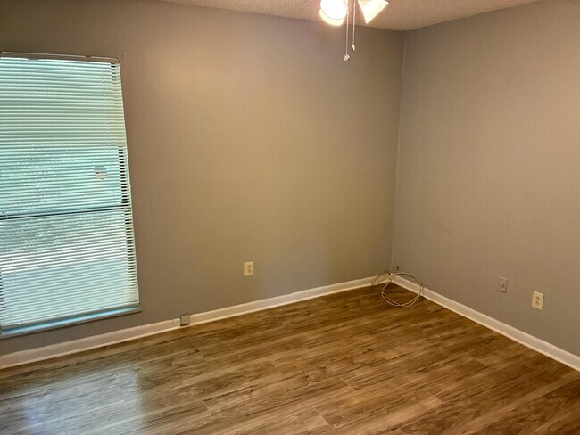 Foto del edificio - 5219 Plymouth St