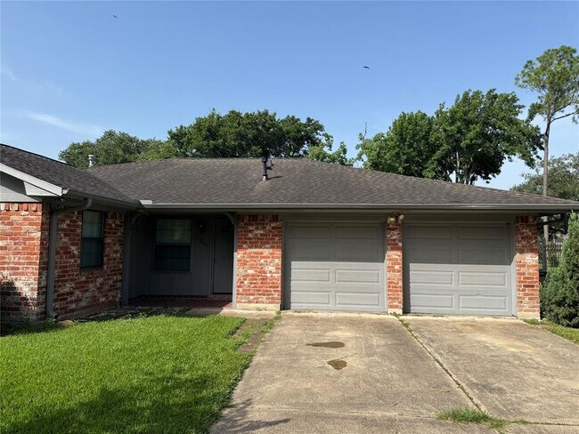 Foto del edificio - 1904 Lazy Creek Ln