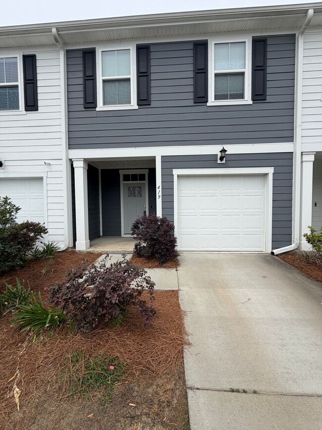 Building Photo - 419 Trotters Ln