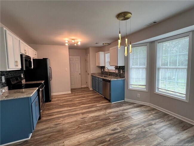 Building Photo - 1433 Middlesbrough Dr