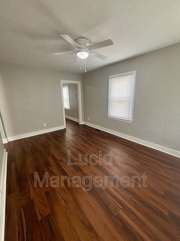 Foto del edificio - 1547 Longfield Ave