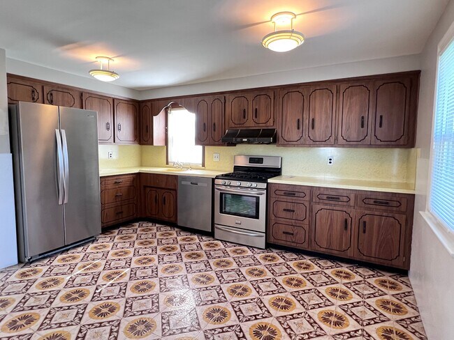 Foto del edificio - 142-144 Canterbury Ave