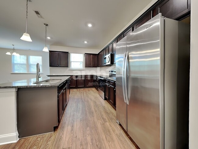 Building Photo - 194 Pullen Dr