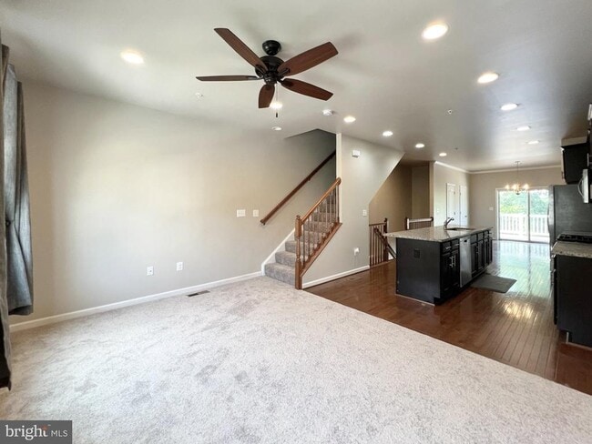 Foto del edificio - 8141 Hollow Ct