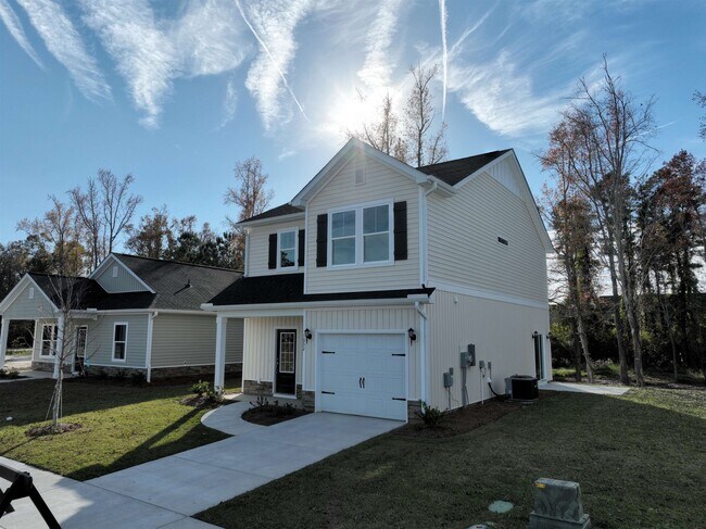 Building Photo - 1032 Moen Lp