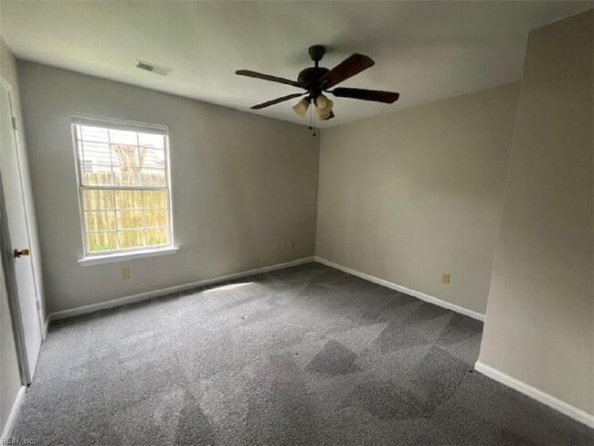 Building Photo - 4005 Rainbow Dr