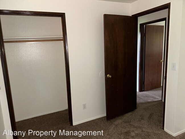 Building Photo - 3 br, 2 bath House - 2830 Squire St NW