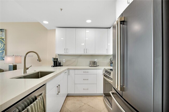 Foto del edificio - 3350 SW 27th Ave