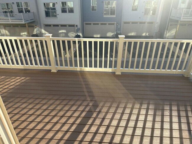 Foto del edificio - 5922 Garden Walk Dr